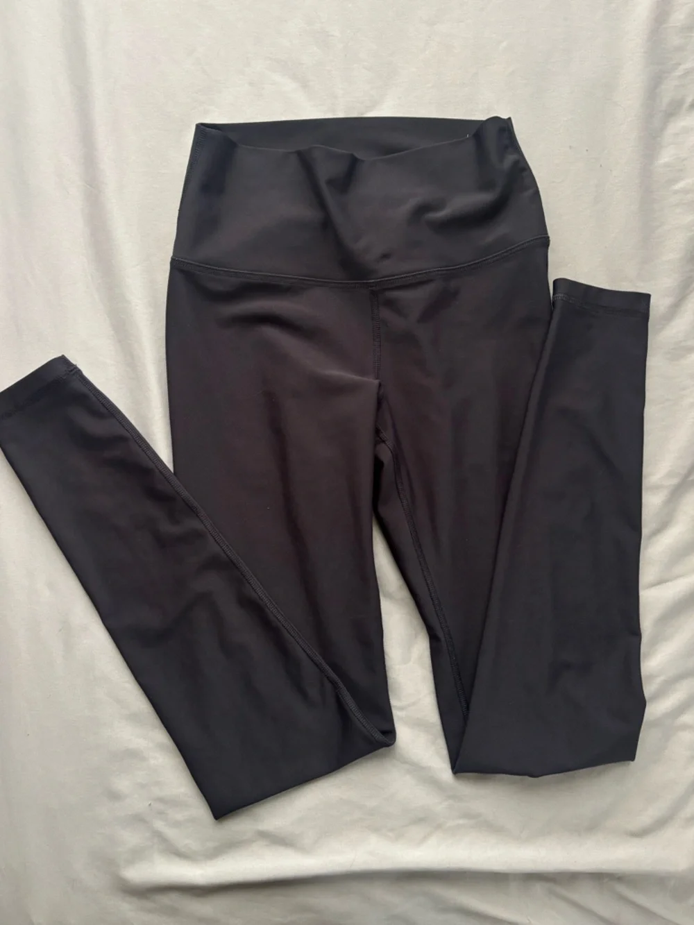 Old Navy Black High-Rise Active Leggings - Picture 1 of 3